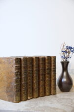 VERTOT (Abbé de), Histoire des chevaliers hospitaliers de Saint-Jean de Jérusalem.  Paris, Babuty, Aux dépens de la Cie des Libraires associés, 1761-1771-1772 . 7 volumes.