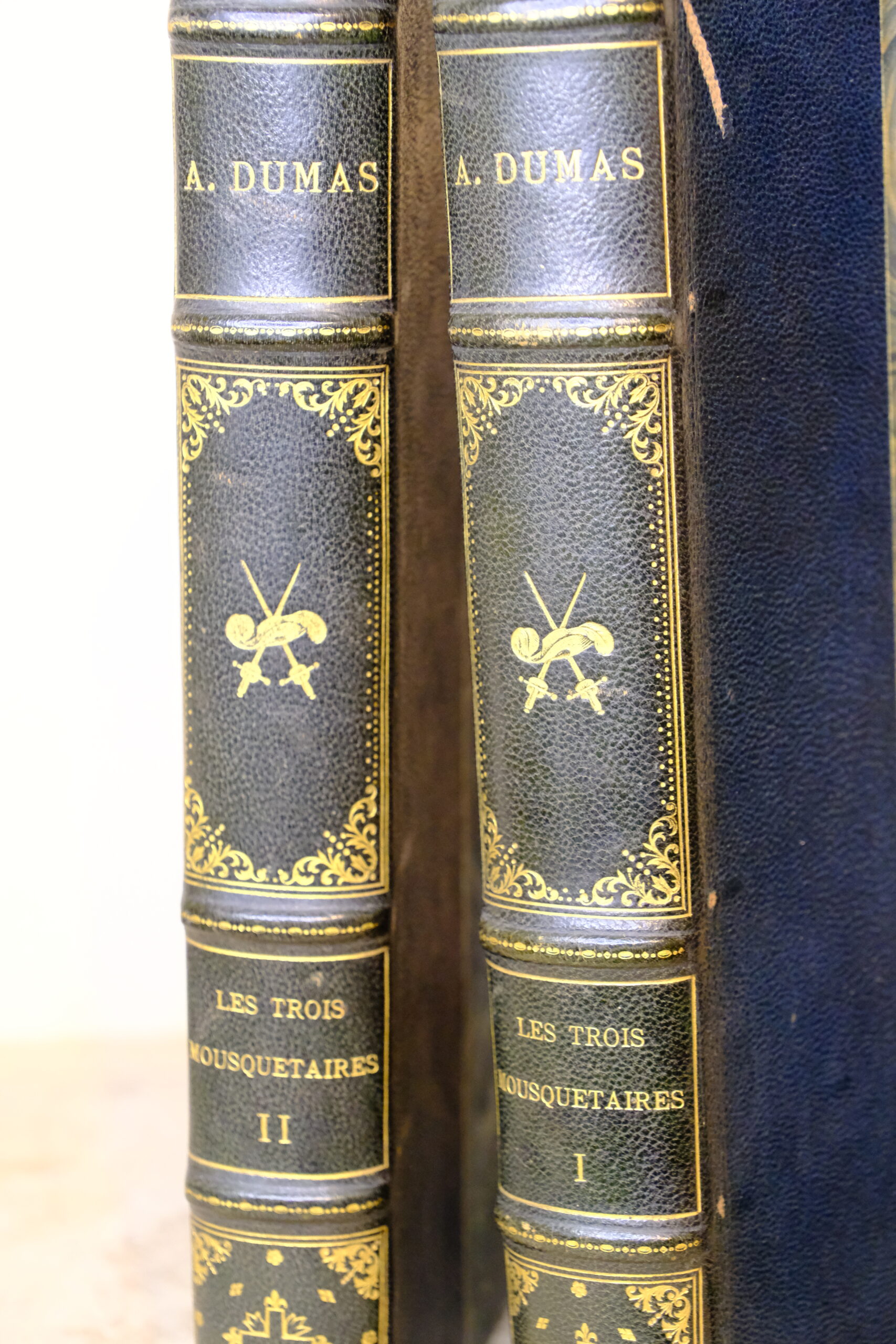 DUMAS (Alexandre). Les trois mousquetaires. Paris, Calmann Levy, 1894. – Image 2