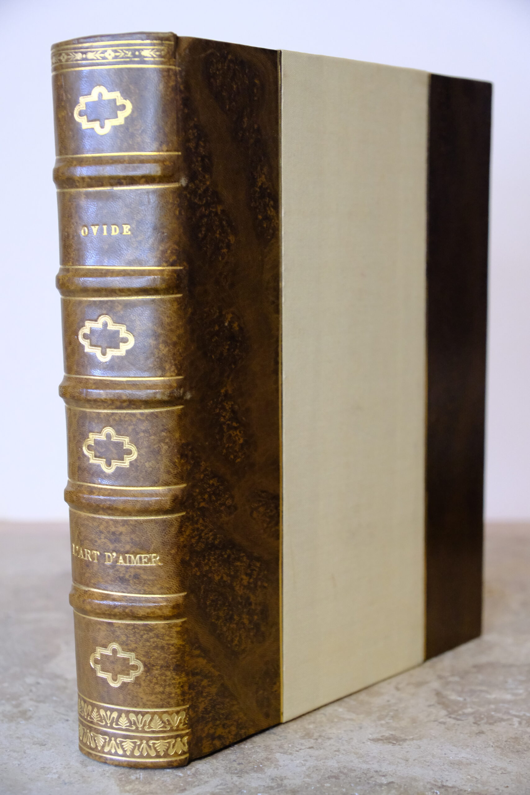 OVIDE, L’art d’aimer.
Paris, éditions Athêna, 1948.