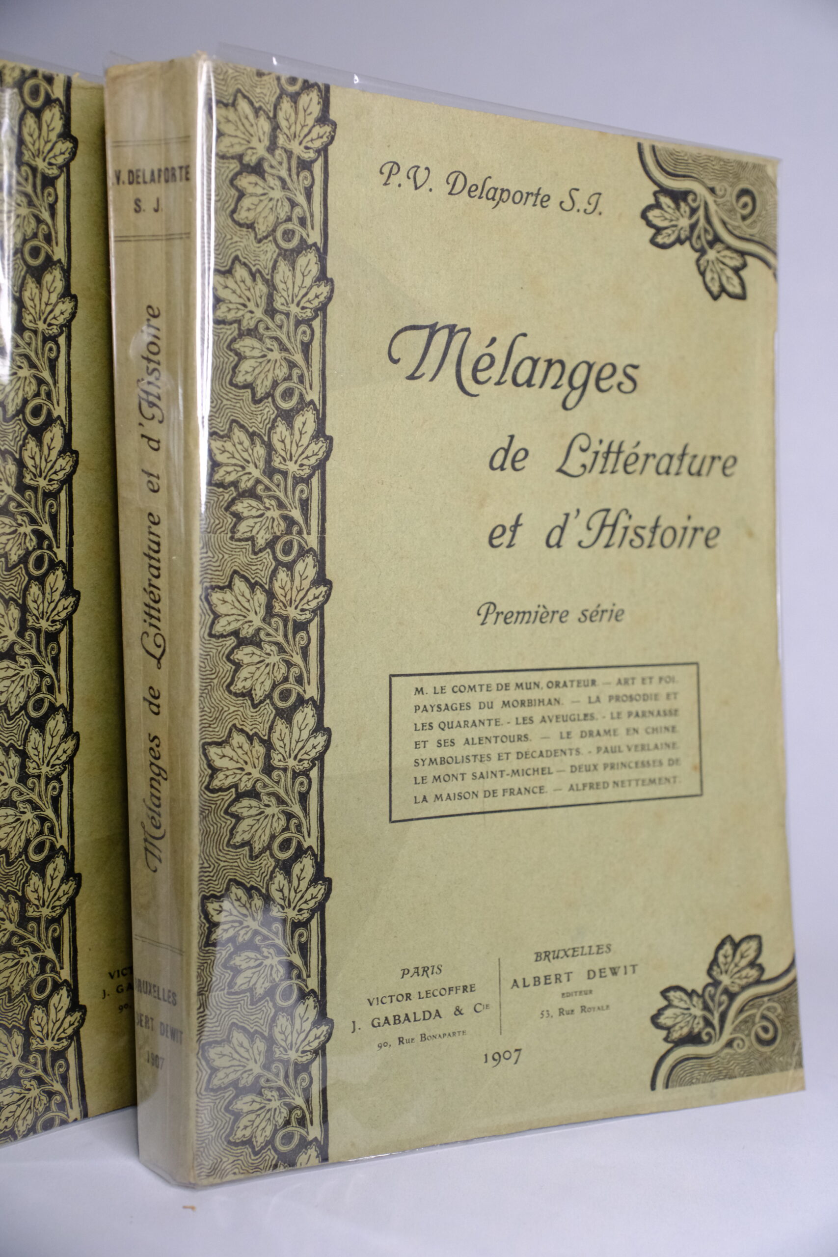 P. V. DELAPORTE, Mélanges de Littérature et d’Histoire en 2 volumes.
Bruxelles, Librairie Albert Dewit, 1906-1907.