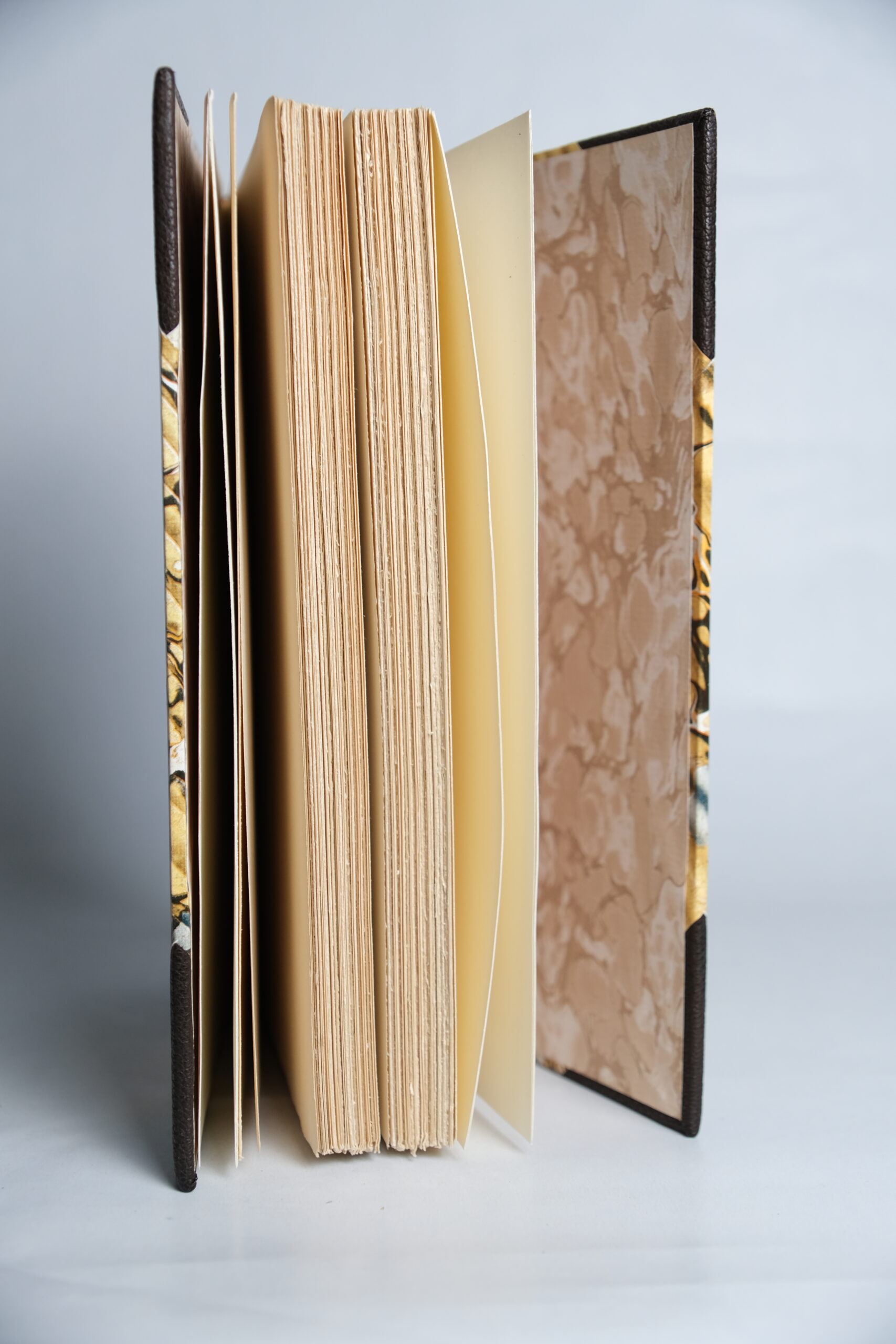 TROYAT (Henri), L’Araignée. Monaco, Imprimerie nationale, 1952. – Image 5